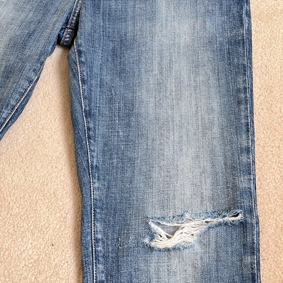 Current Elliot (exclusive for Nordstroms) Boyfriend distressed jeans. Fit 28-29 - Picture 5 of 11